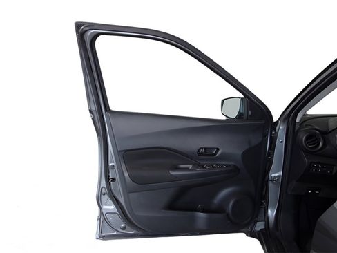 Used 2024 Nissan Kicks S image 27