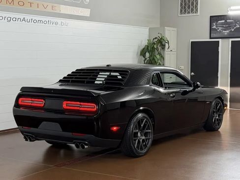 Used 2016 Dodge Challenger R/T RWD image 3