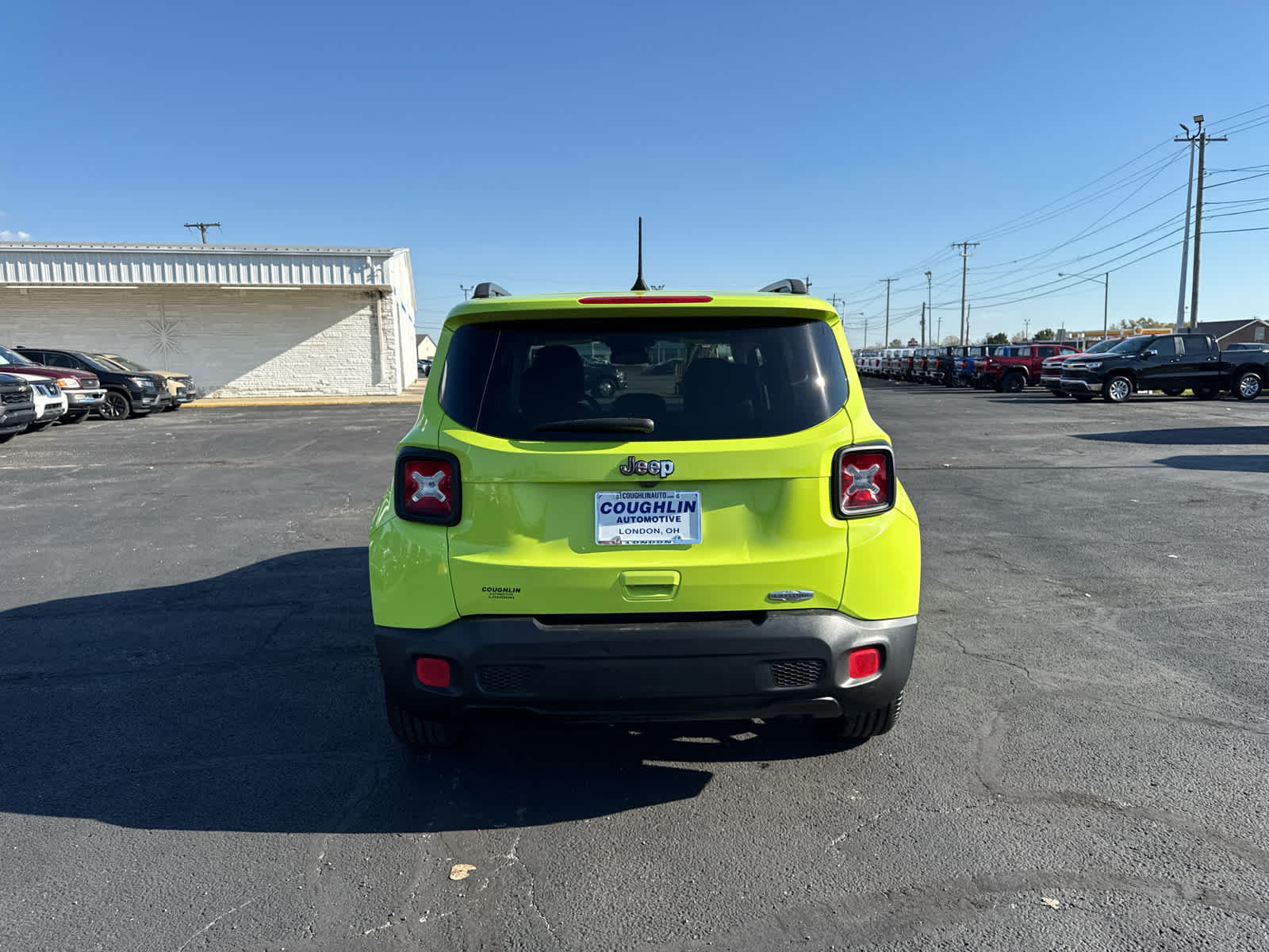 Used 2018 Jeep Renegade Latitude w/ Cold Weather Group FWD image 4