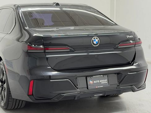 Used 2023 BMW 740i w/ Parking Assistance Package RWD image 93