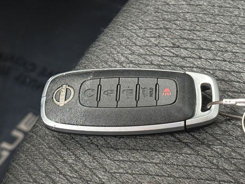 Used 2025 Nissan Rogue SV FWD image 21