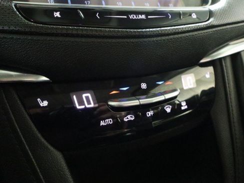 Used 2017 Cadillac XT5 Luxury w/ Driver Awareness Package AWD/4WD image 19