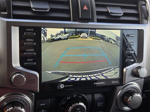 Used 2021 Toyota 4Runner SR5 Premium image 17