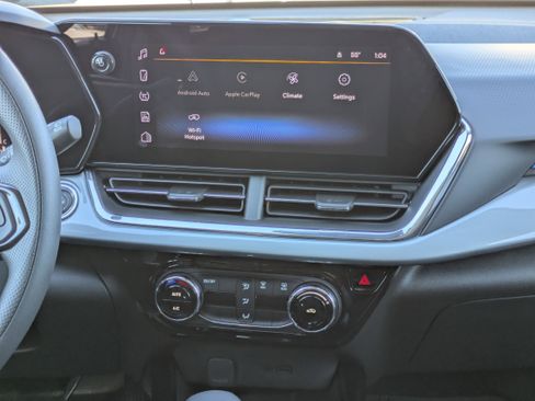 New 2026 Chevrolet Trax LT image 5