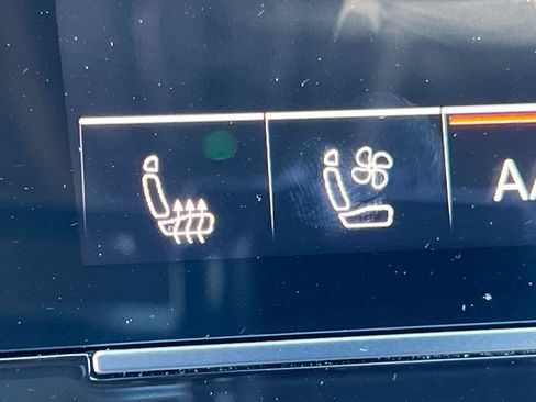 Used 2025 Audi RS Q8 performance image 32