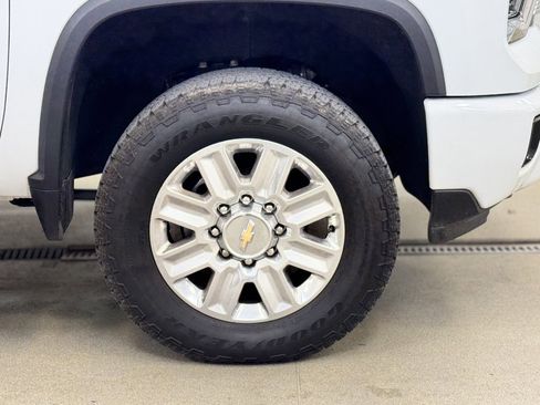 Used 2025 Chevrolet Silverado 2500 High Country w/ High Country Premium Package image 4