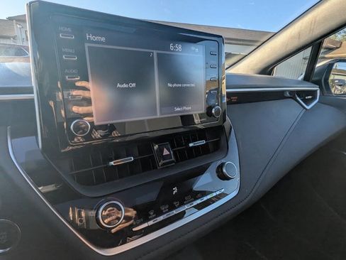 Used 2021 Toyota Corolla SE w/ SE Premium Package image 30