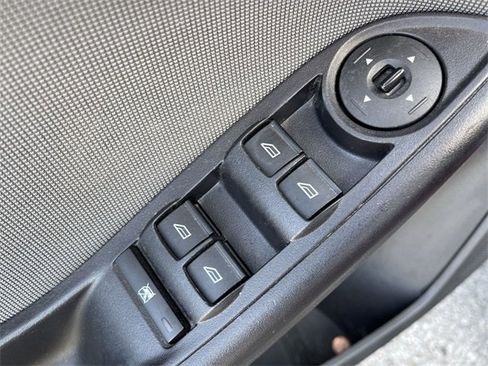 Used 2013 Ford Focus SE w/ SE Winter Pkg image 13