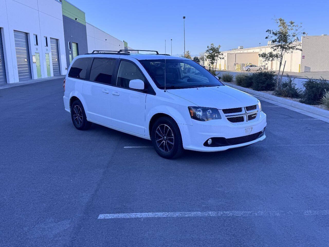 Used 2018 Dodge Grand Caravan GT FWD image 4