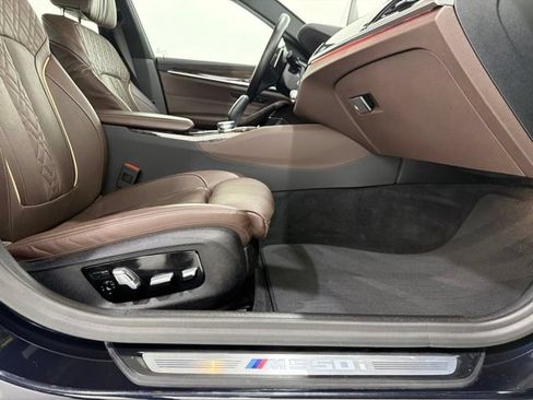 Used 2020 BMW M550i xDrive w/ Executive Package AWD/4WD image 20