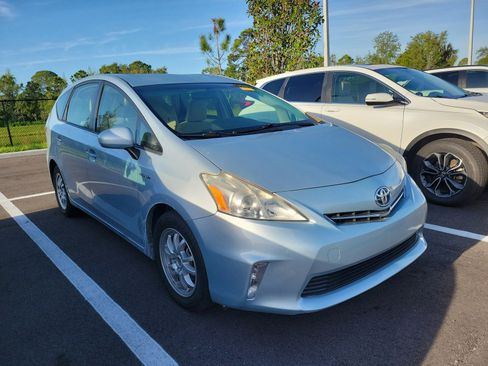 Used 2013 Toyota Prius V Two image 2