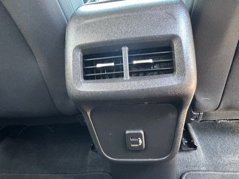 Used 2023 Chevrolet Equinox LS w/ LS Convenience Package FWD image 27