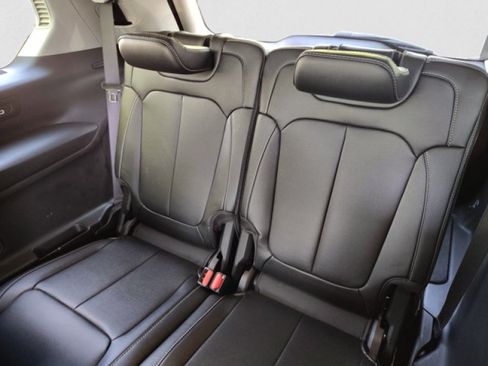 Used 2024 Jeep Grand Cherokee L Limited RWD image 19