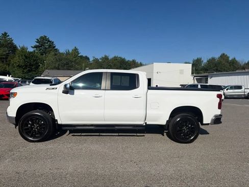 Used 2024 Chevrolet Silverado 1500 LT AWD/4WD image 3