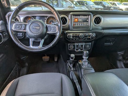 Used 2020 Jeep Wrangler Unlimited Sahara AWD/4WD image 31