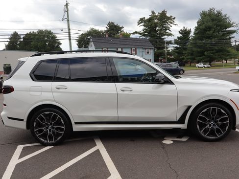 Used 2025 BMW X7 M60i AWD/4WD image 5