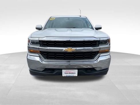 Used 2018 Chevrolet Silverado 1500 LT image 2