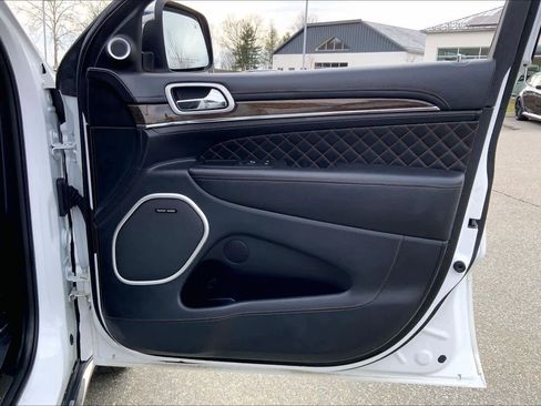 Used 2020 Jeep Grand Cherokee Summit image 22