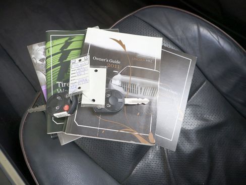 Used 2011 Lincoln MKZ image 28