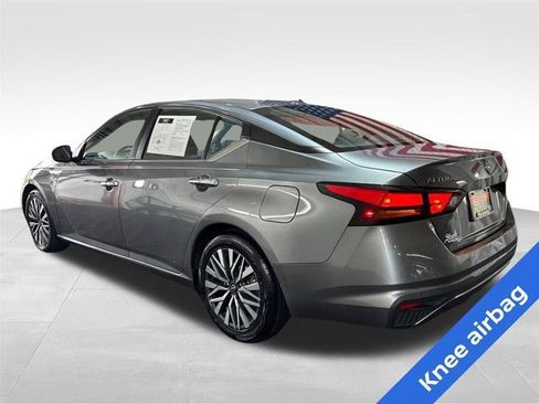 Used 2023 Nissan Altima 2.5 SV FWD image 7