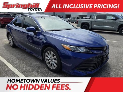 Used 2018 Toyota Camry LE FWD image 1