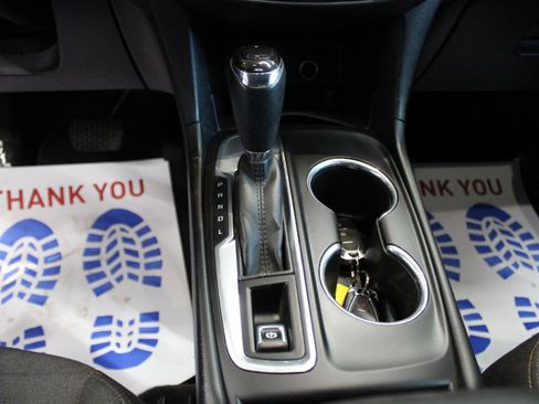 Used 2018 Chevrolet Equinox LT image 16