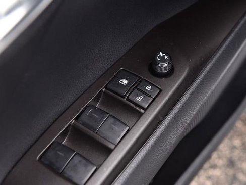 Used 2024 Toyota Camry SE image 9