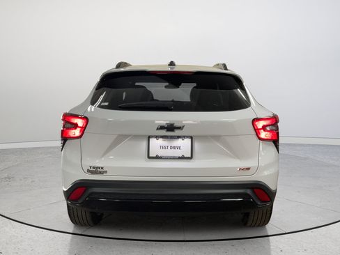 Certified 2024 Chevrolet Trax RS w/ Sunroof Package FWD image 8