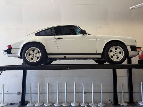 Used 1988 Porsche 911 Carrera RWD image 53