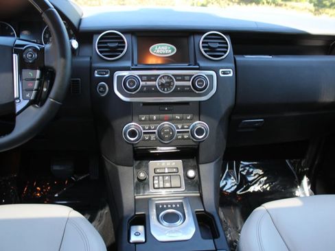Used 2015 Land Rover LR4 HSE LUX image 22