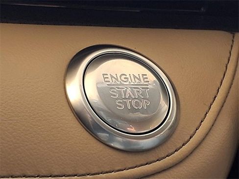 Certified 2025 Lincoln Nautilus Premier image 14