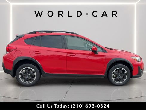 Used 2021 Subaru Crosstrek 2.0i Premium w/ Moonroof Package image 2