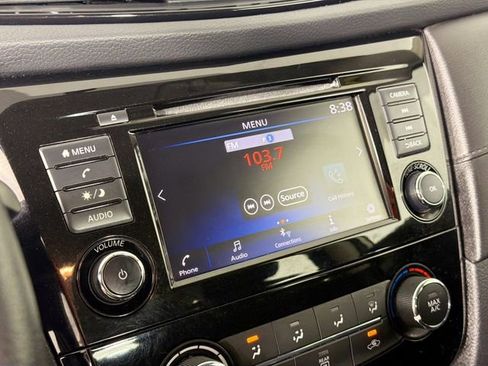 Used 2018 Nissan Rogue S FWD image 14