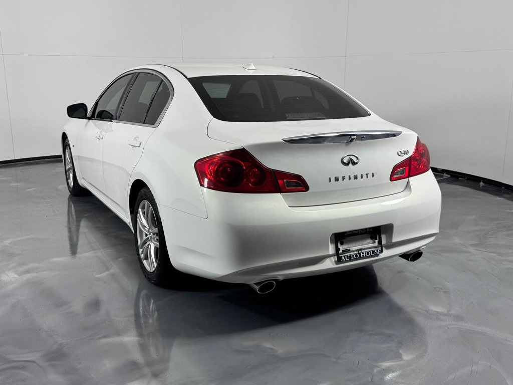Used 2015 INFINITI Q40 w/ Navigation Package RWD image 5