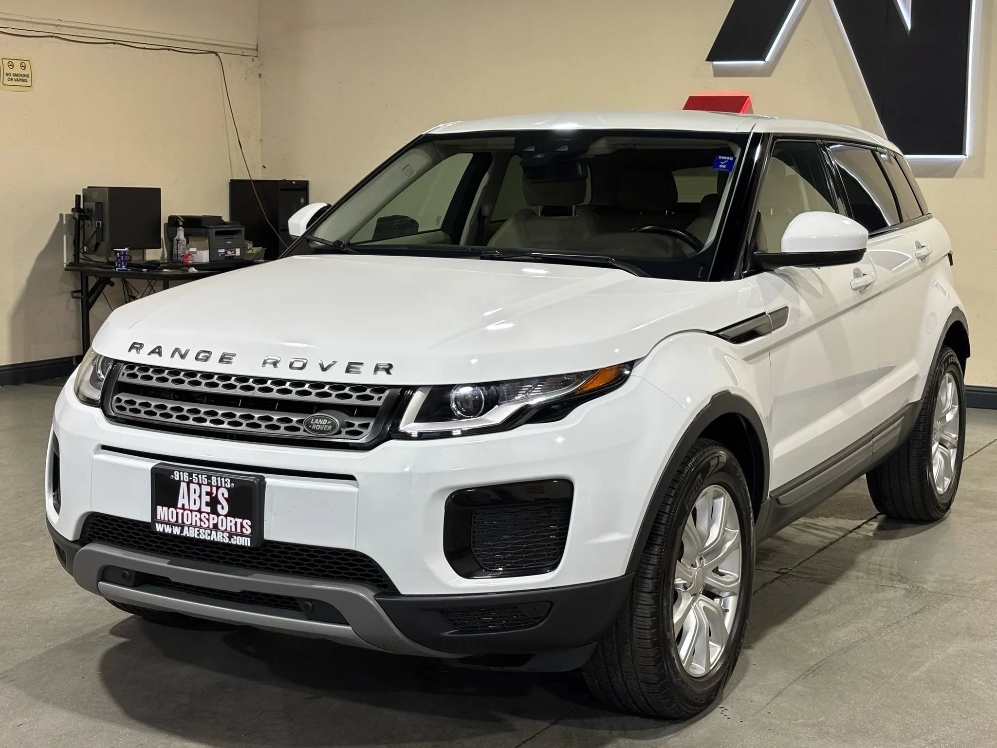 Used 2018 Land Rover Range Rover Evoque AWD/4WD image 1