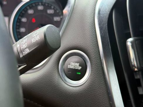Used 2024 Chevrolet Traverse LT AWD/4WD image 27