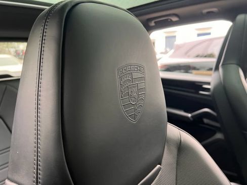 Used 2023 Porsche Cayenne AWD/4WD image 40