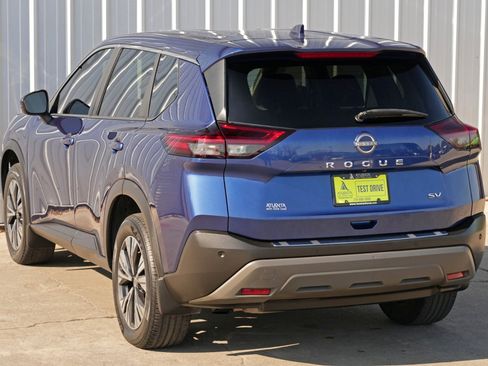 Used 2022 Nissan Rogue SV image 43