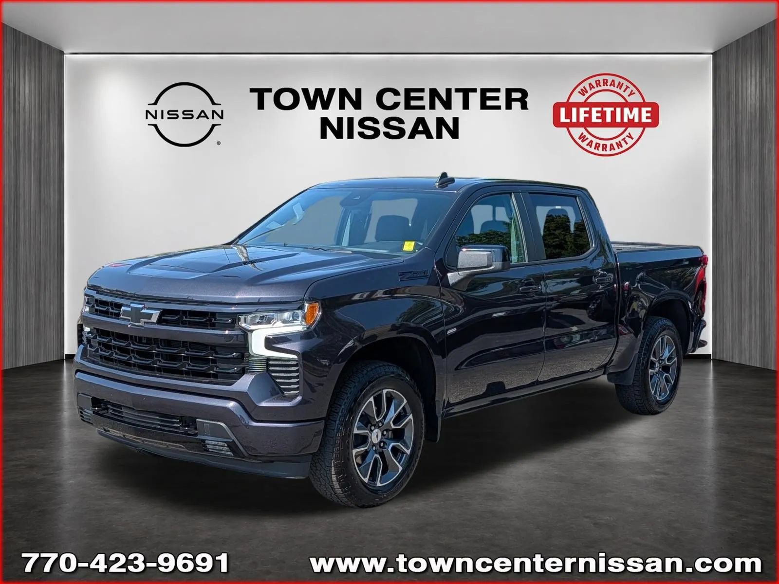 Used 2024 Chevrolet Silverado 1500 RST AWD/4WD image 3