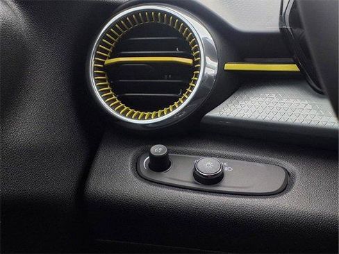 New 2026 Chevrolet Trax LT w/ Driver Confidence Package image 11