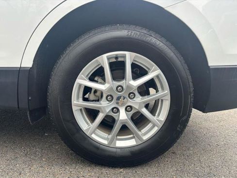 Used 2024 Chevrolet Equinox LS w/ LS Convenience Package AWD/4WD image 4