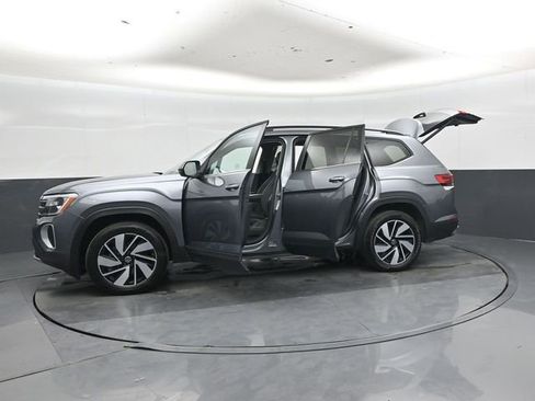 Used 2024 Volkswagen Atlas SE AWD/4WD image 52
