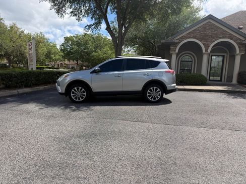 Used 2017 Toyota RAV4 Limited image 2