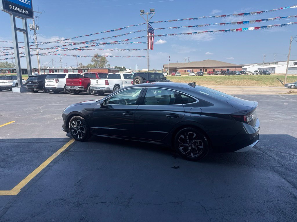 Used 2025 Hyundai Sonata SEL FWD image 8