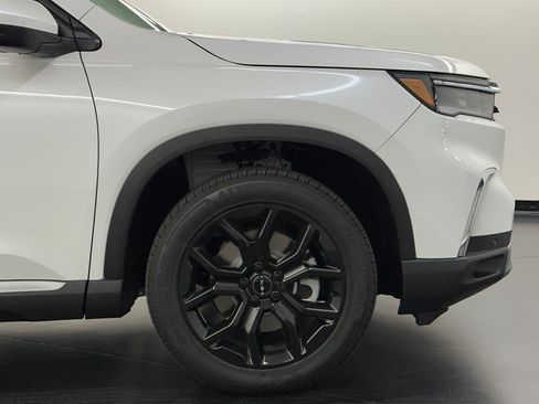 New 2025 Honda Pilot Touring image 26