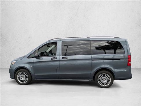 Used 2016 Mercedes-Benz Metris Passenger image 9