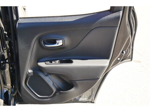 Used 2022 Jeep Renegade Limited image 19