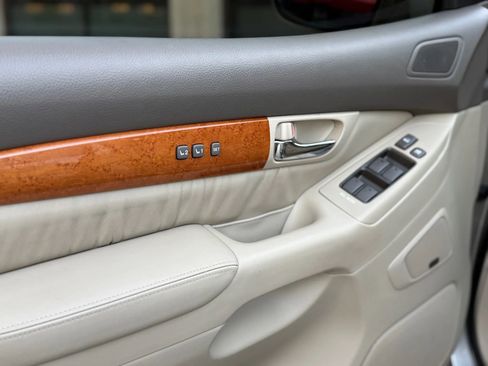 Used 2004 Lexus GX 470 image 12