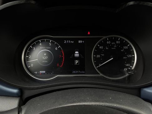 Used 2025 Nissan Versa SV FWD image 33