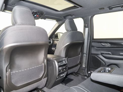 Used 2025 Jeep Grand Cherokee Laredo X w/ Luxury Tech Group I image 53